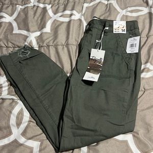 Brand New mid rise ankle jeans. New with tags!